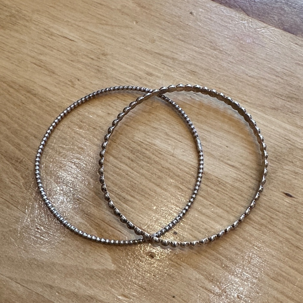 Elegant silver bangle set
